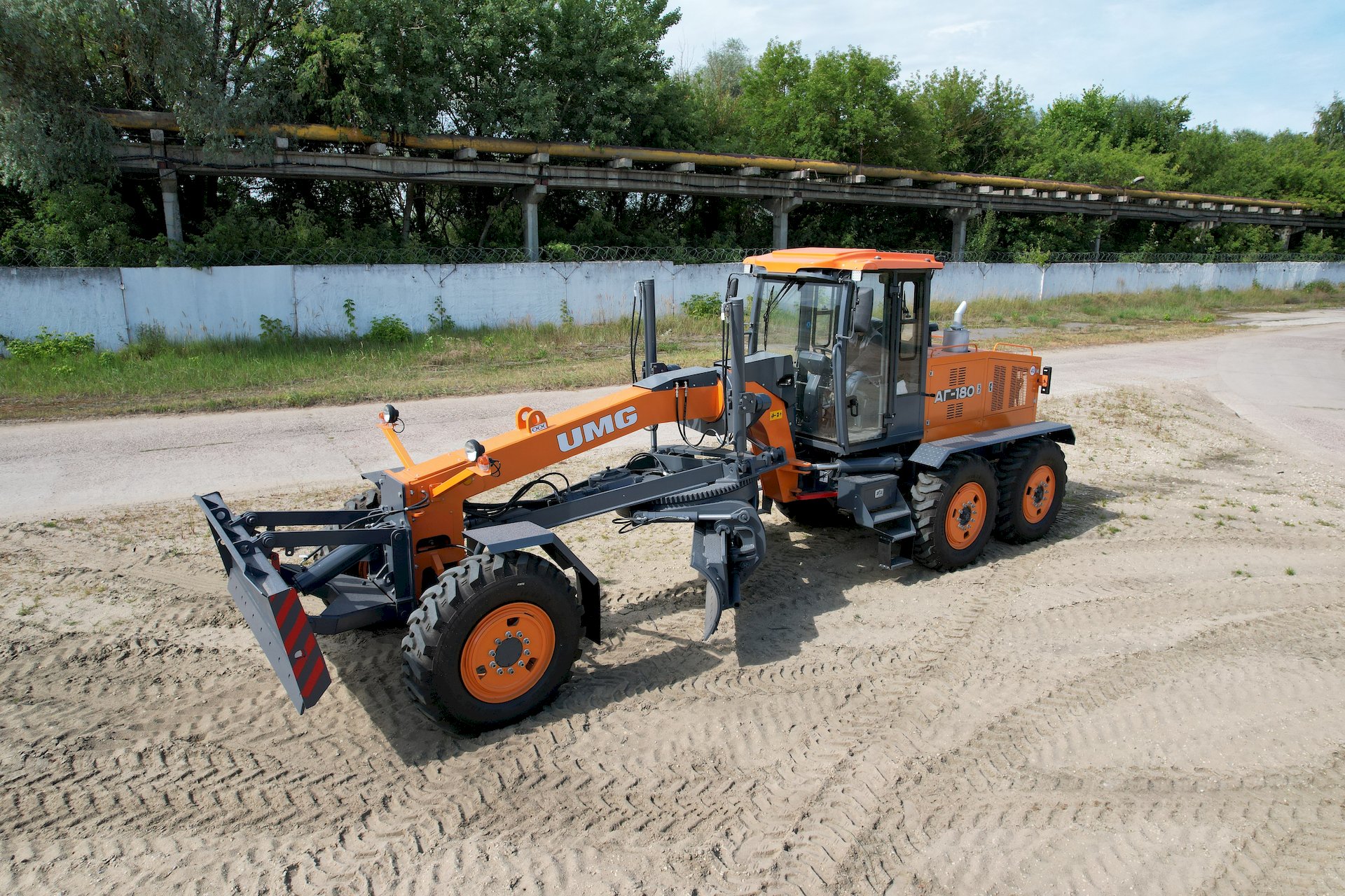АГ-180