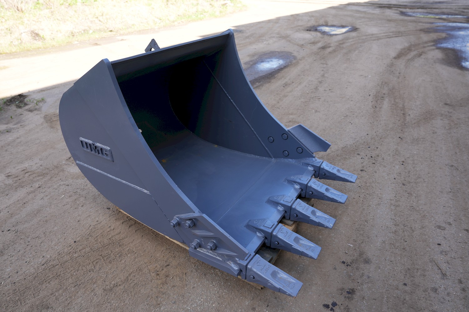 Ковш общего назначения UMG A4-GP-0.9-31 для экскаватора